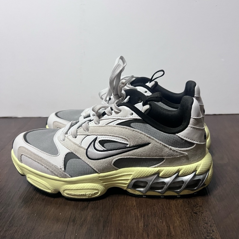 Nike Women’s Zoom Air Fire”Particle Grey “ Running Shoes DV1129-003 Size 6.5